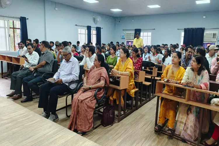 अन्नदा कॉलेज में भाषाई चेतना व संवर्धन पर संगोष्ठी संपन्न